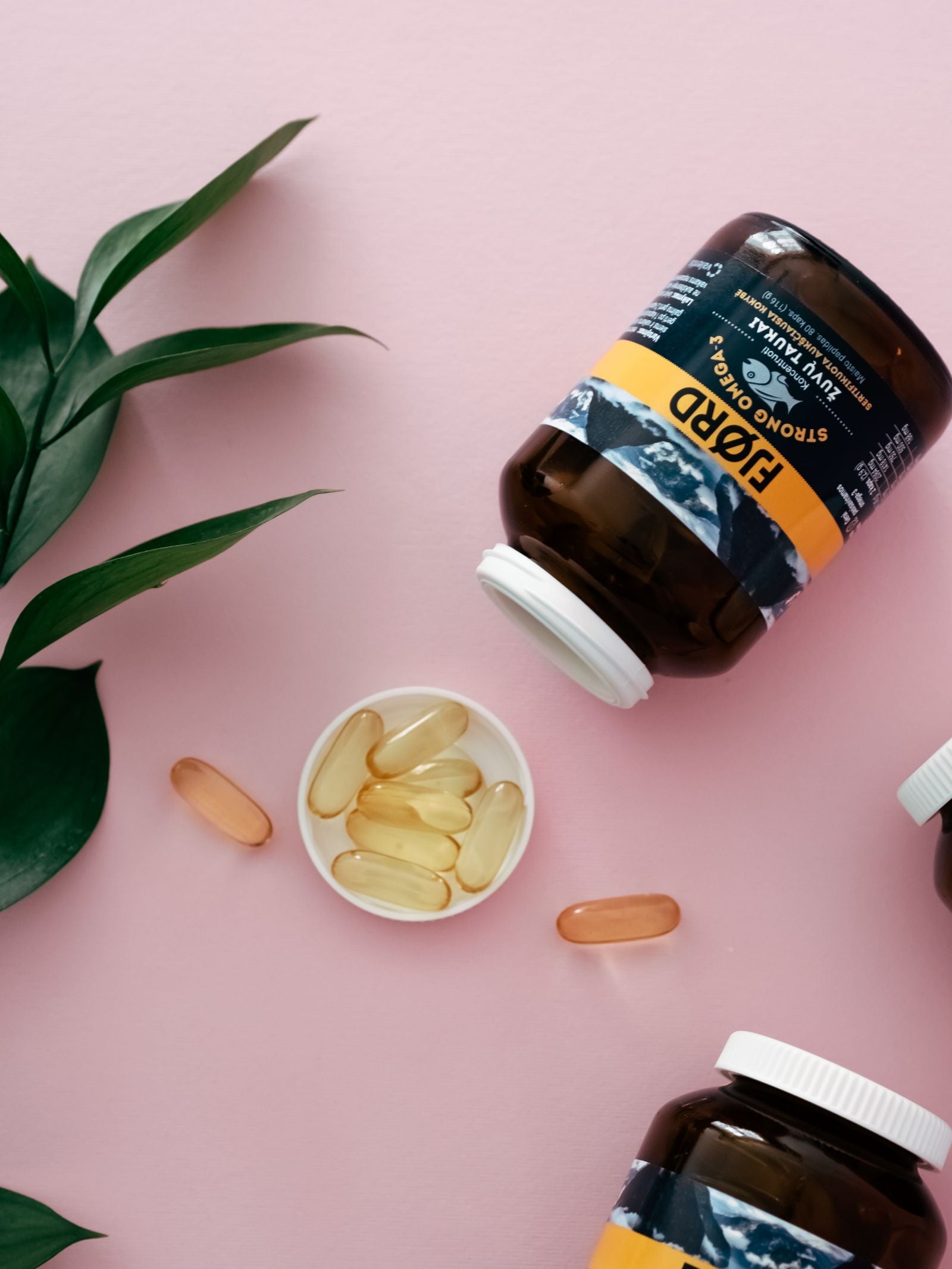 Imagen editorial sobre vitaminas para el cansancio de la mujer y bienestar femenino
