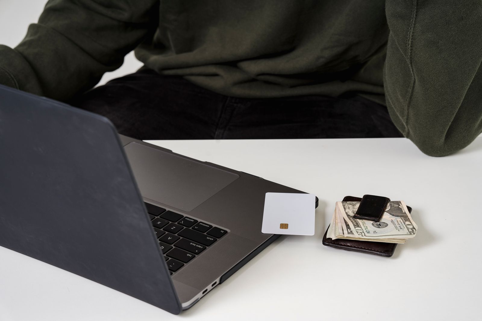 Portátil y compra online para una guía comparativa de rutinas de bienestar
