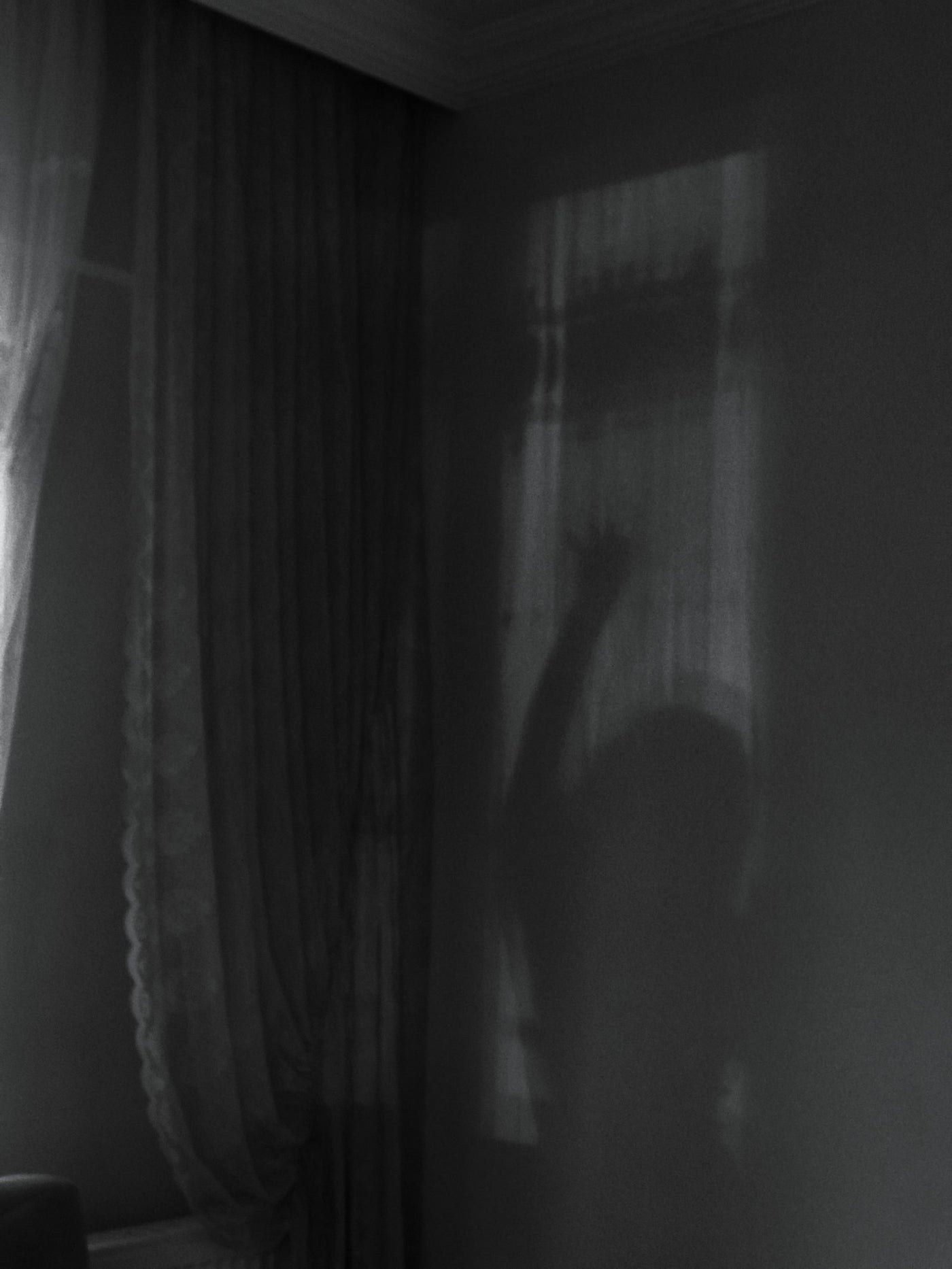Cortinas y sombras nocturnas para una guía sobre sofocos nocturnos